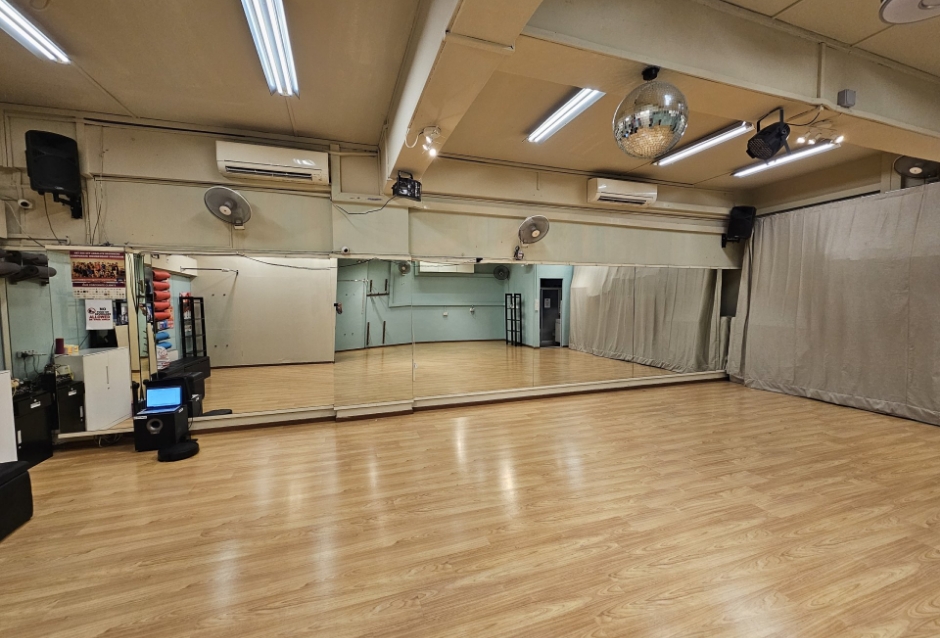Studio Thumb 4